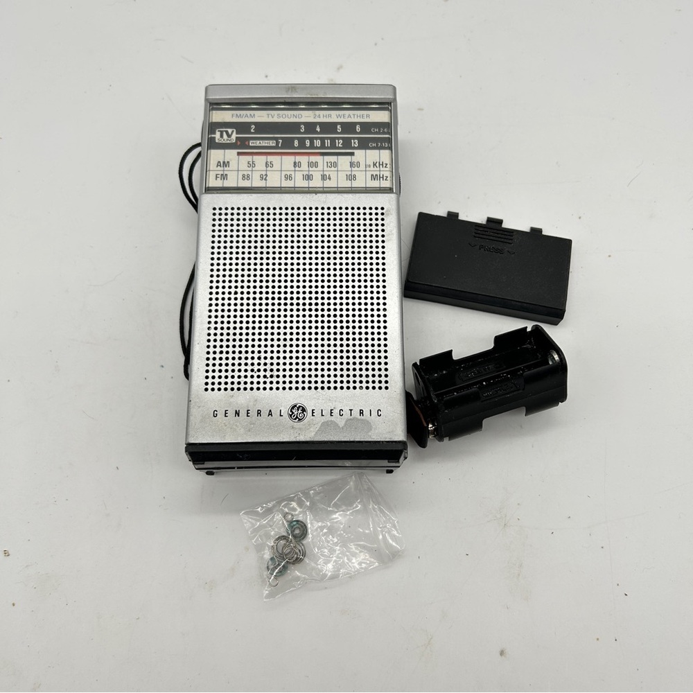 Parts Only Vintage General Electric Transistor Radio 7-2934A